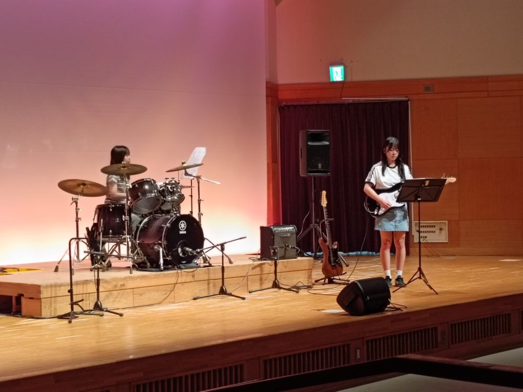 ジュニアギター＆ドラムコンサートの様子
