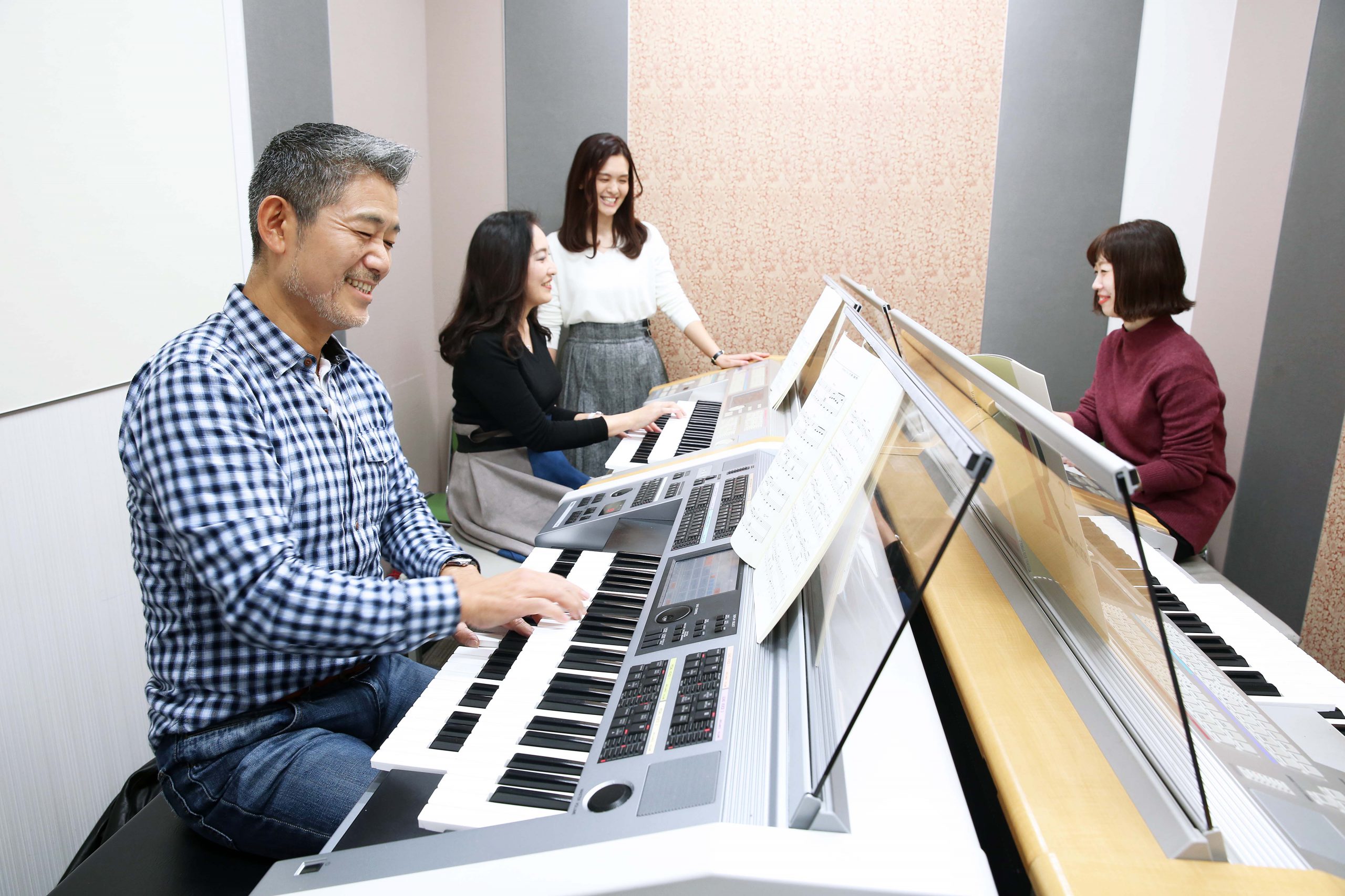 大人のエレクトーンのレッスン風景